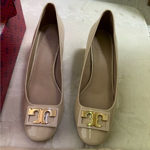 TORY BURCH shoes in size 9! In great condition, comes in original box!
